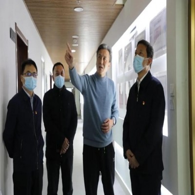 玉泉區委書記亢永強蒞臨我司參觀調研